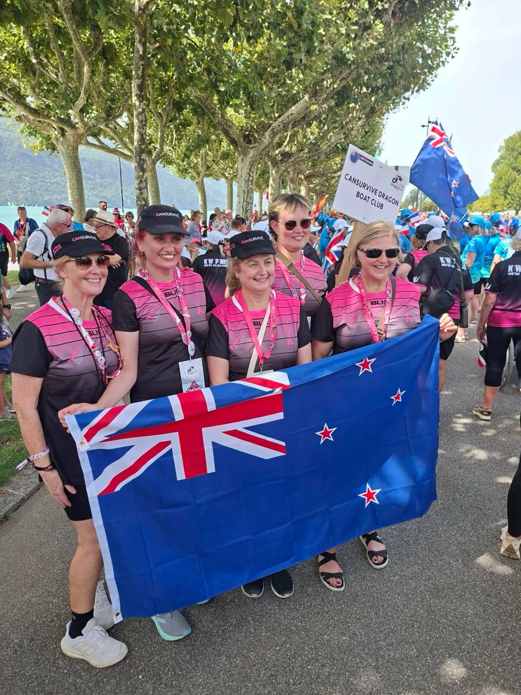 CanSurvive paddlers representing New Zealand